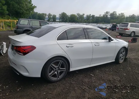 2020 Mercedes-Benz A 220 4Matic z USA, uszkodzony, nr VIN W1K3G4FB2LJ210399